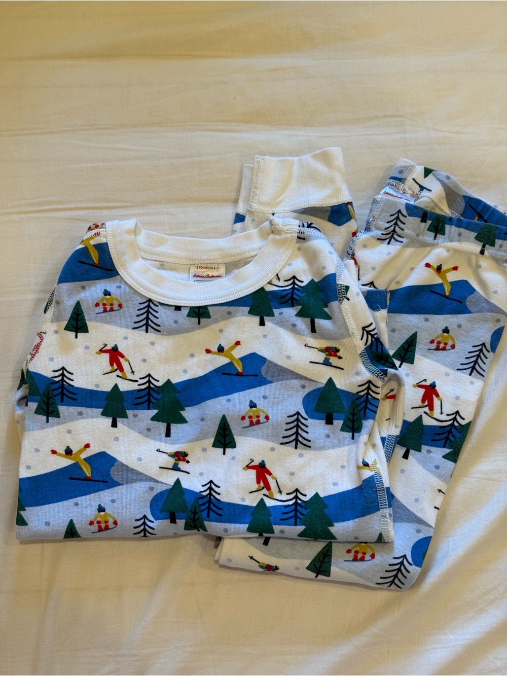 Hanna Andersson White Ski & Tree Print Pajama Set with Blue Accents